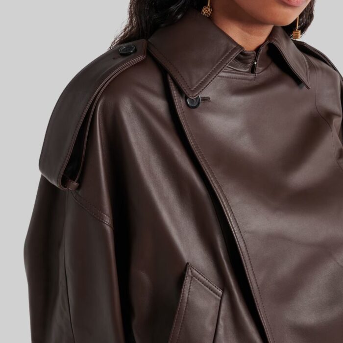 Women's cropped leather coat-collar detail