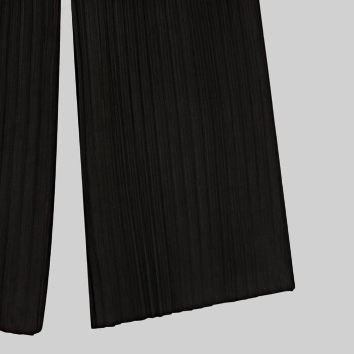 closeup-hem-pleats-suede-black-pants-women